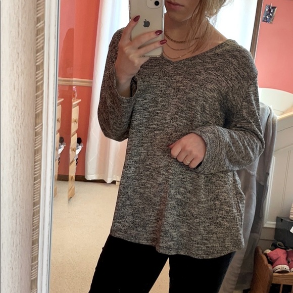 Liz Claiborne Long-sleeve grey top - Picture 2 of 11